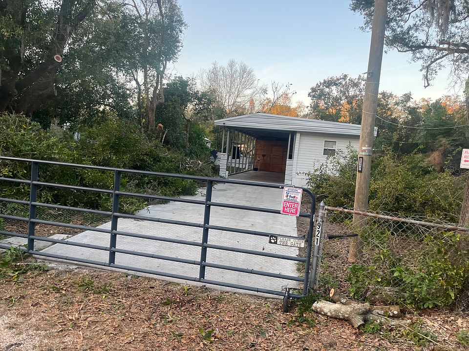 1st image of 921 Helena Dr
