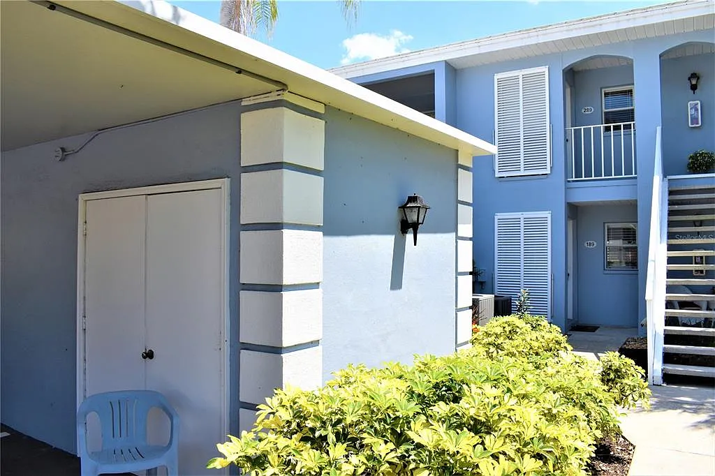 2 bed, 2.0 bath, 1250 sqft, $3,500 — Photo 2