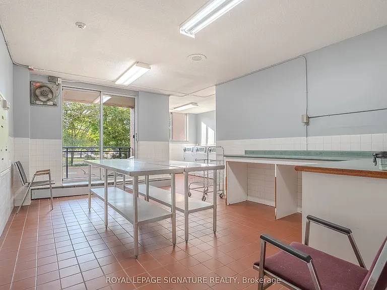 975 Warwick Ct #1608 — Photo 13