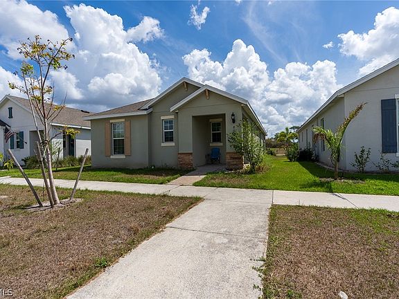 3rd image of 802 Friendship Cir