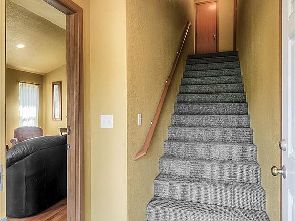 2nd image of 2037 Marion St NE