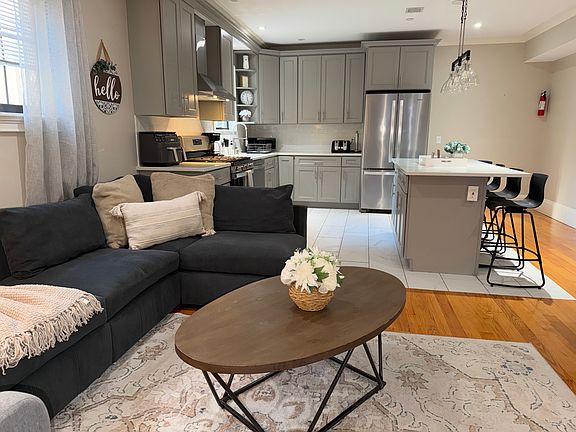 3rd image of 399 Broadway #2