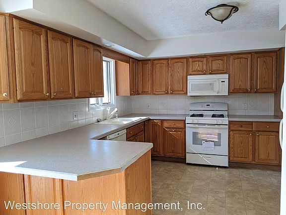 5th image of 1807 Bonneville Dr