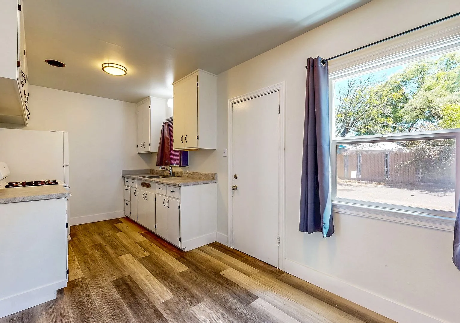 560 McConnell Avenue (Placement) — Photo 1