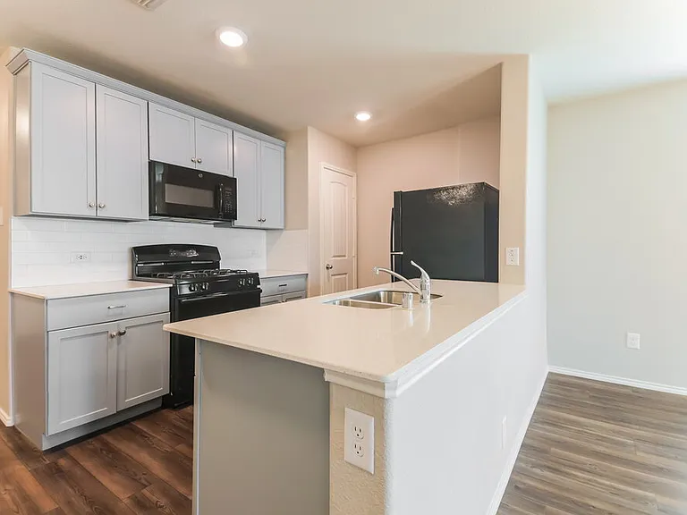 5537 Berea St — Photo 10