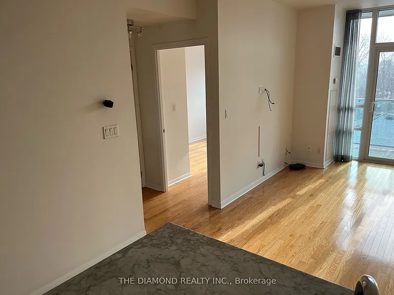 3391 Bloor St W #407 — Photo 11