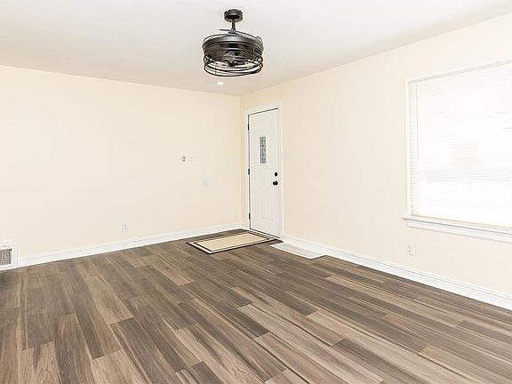3rd image of 8447 Midland Blvd
