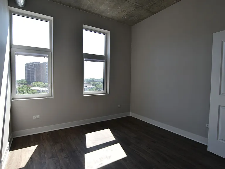 The Eagle Building - 3833 N Broadway — Photo 81