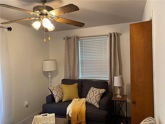 3rd image of 608 Lurline Dr