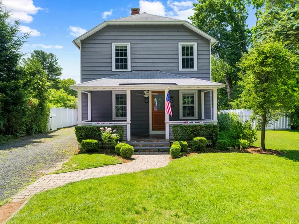 62 Railroad Avenue, Madison, CT 06443