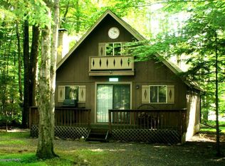 196 Outer Dr, Pocono Lake, PA
