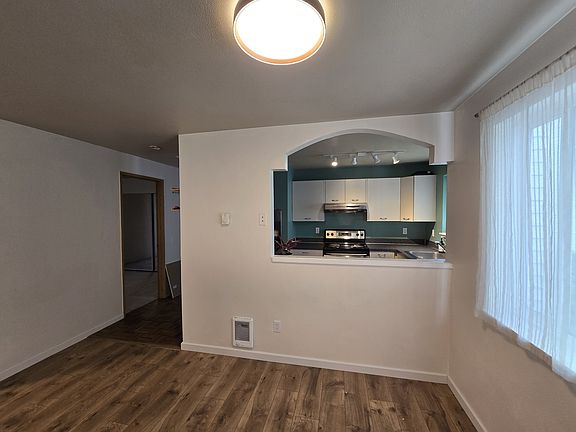 5th image of 112 25th Ave E #202-1