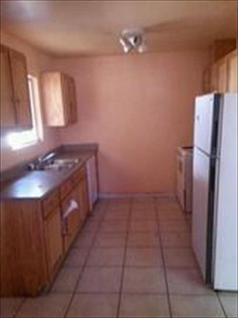 2nd image of 1463 E La Salle Ave
