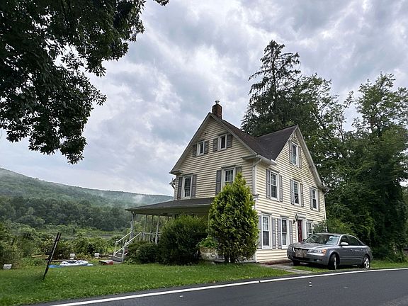 3rd image of 1038 Poplar Valley Rd E