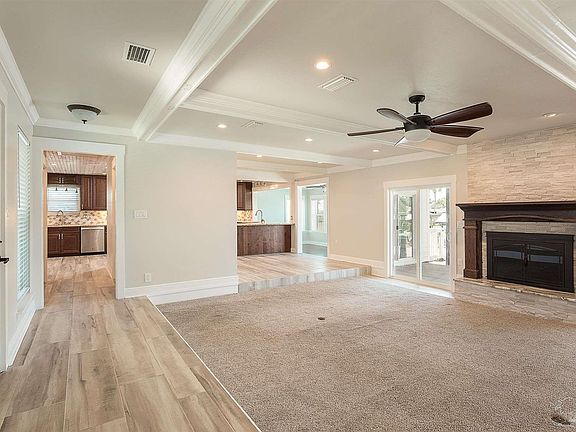 4th image of 1125 Harbor Ln