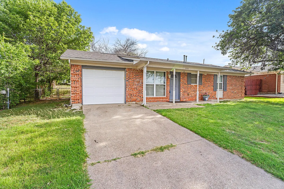 Building Photo - 6104 Ivy Hill Rd