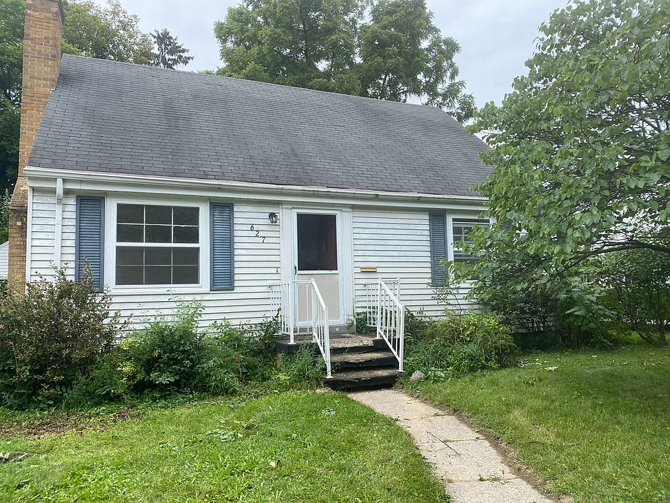 1st image of 627 Gunson St