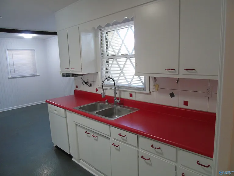 2504 Maysville Cir NE — Photo 7