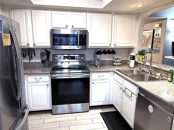 3rd image of 2511 Sunfish Dr Unit D