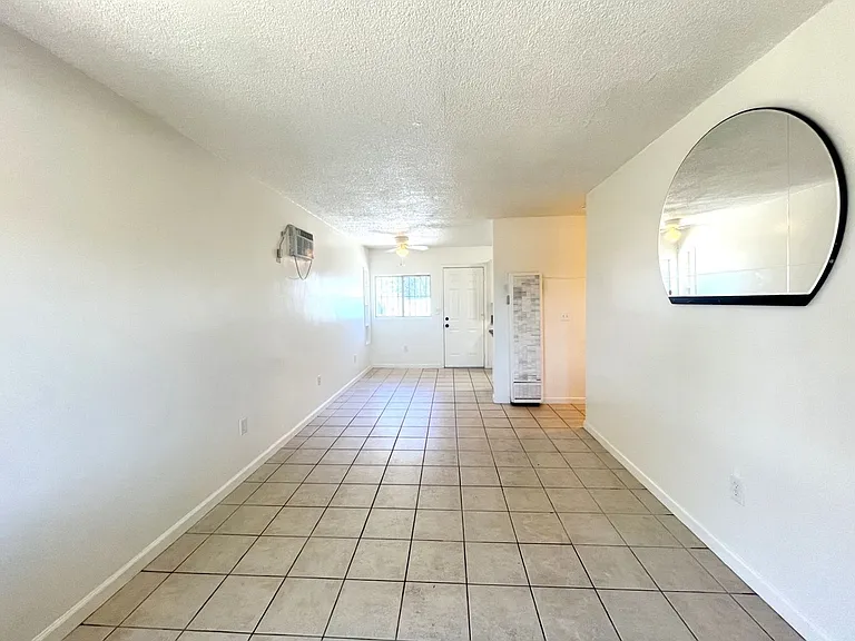 RV T 1594 B&C Sepulveda Ave — Photo 26