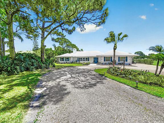 2nd image of 4735 SW Bimini Cir Circle S