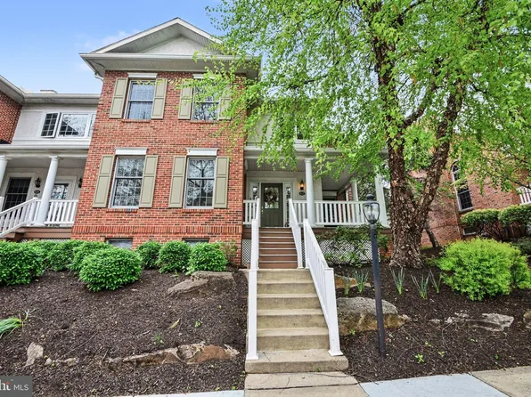 417 Vineyard Ln, Downingtown, PA 19335