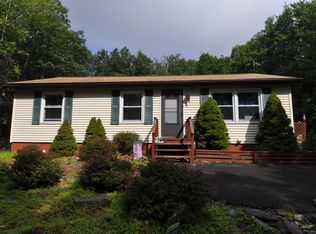89 Blairwood Ln, Albrightsville, PA 18210