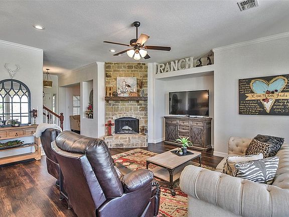 3rd image of 144 Pepperbush Ln