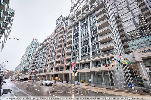 270 Wellington St W Photo 1
