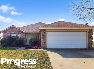 829 Edgehill Rd, Burleson, TX 76028