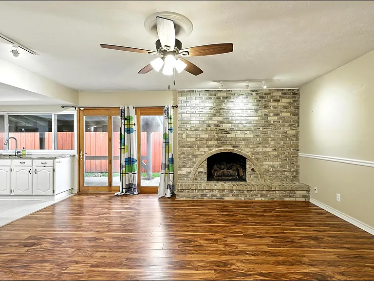 1824 Castille Dr — Photo 14