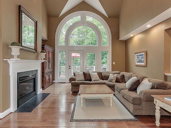 3rd image of 43609 Emerald Dunes Pl