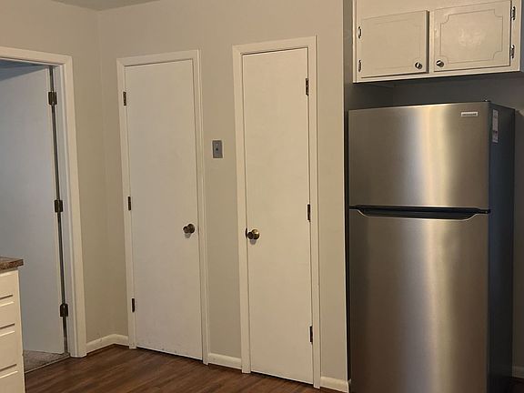 4th image of 520 S Washington St #2