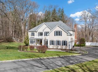 16 Great Rocks Pl, Ridgefield, CT 06877