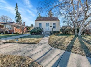 15800 Stephens Dr, Eastpointe, MI 48021