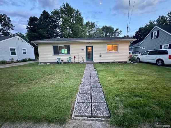 4597 Holt Rd, Holt, MI 48842
