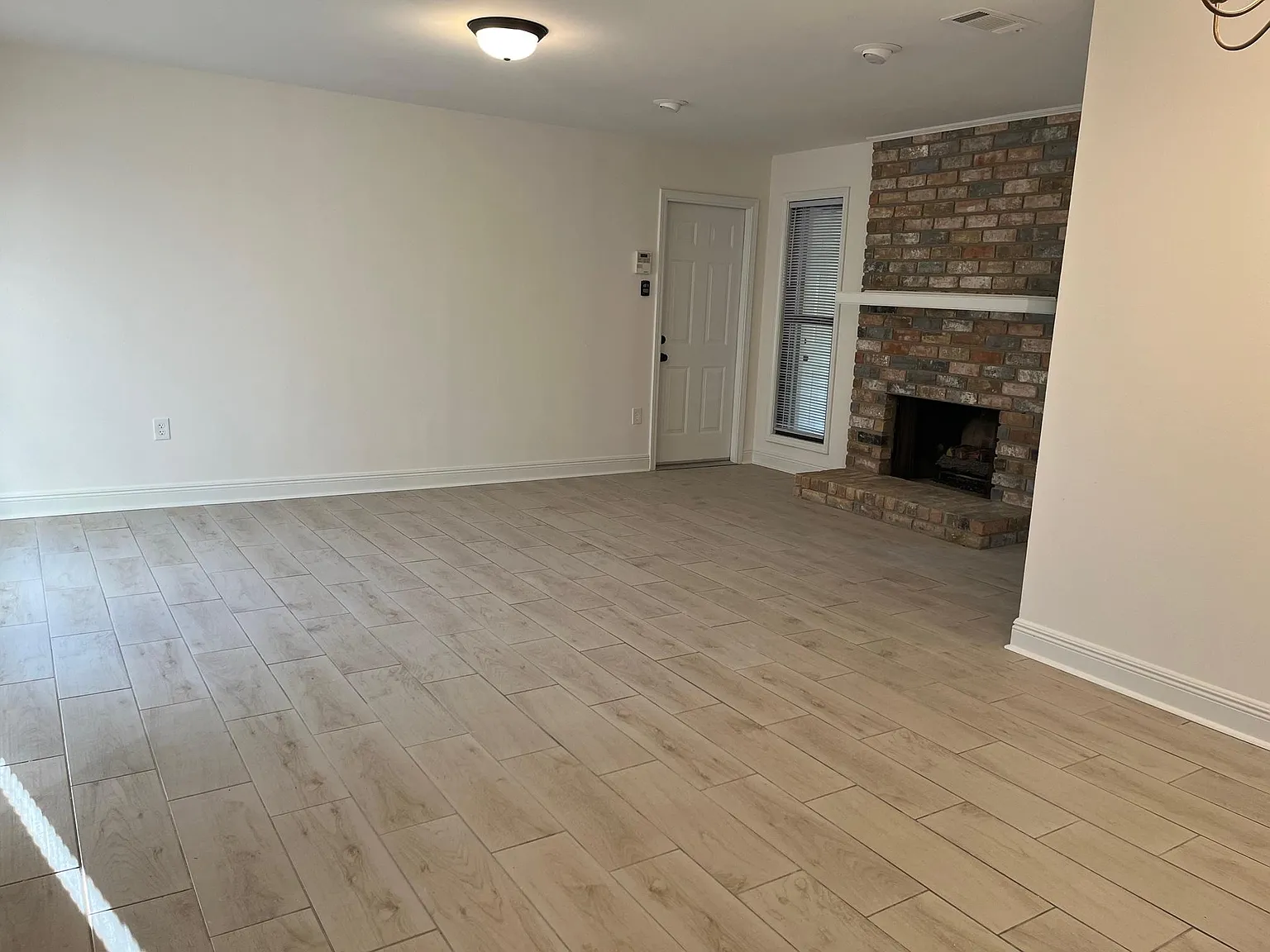 3 bed, 1420 sqft, $1,800 — Photo 4