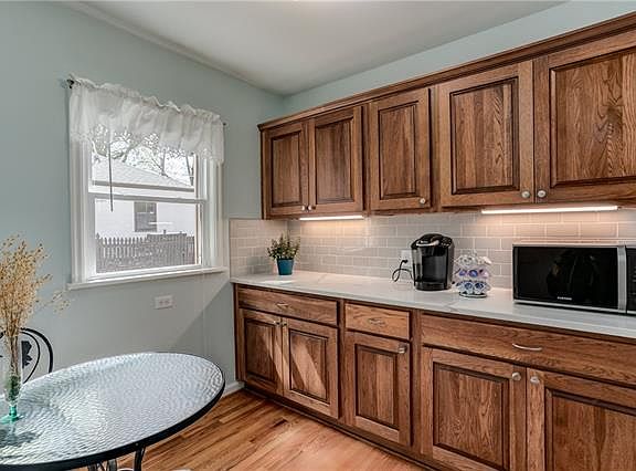 5th image of 1259 W 71st Ter