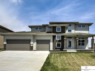 7655 Swallowtail St, Omaha, NE 68046