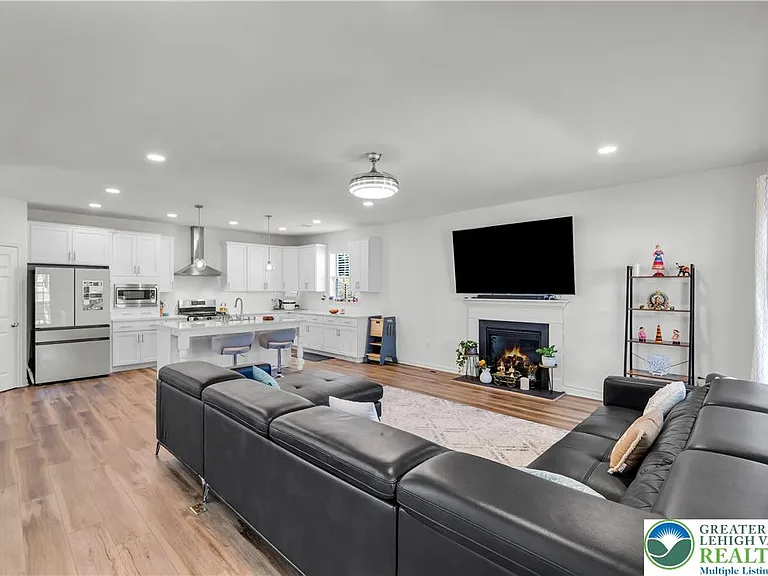 5044 Bellflower Dr — Photo 41