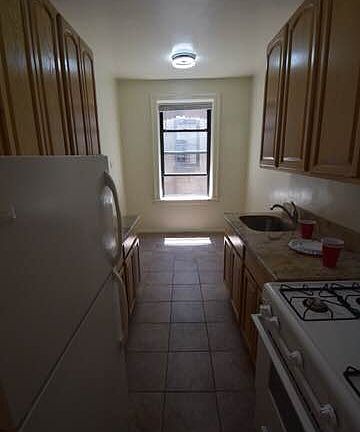 3rd image of 28-32 35th St #5C