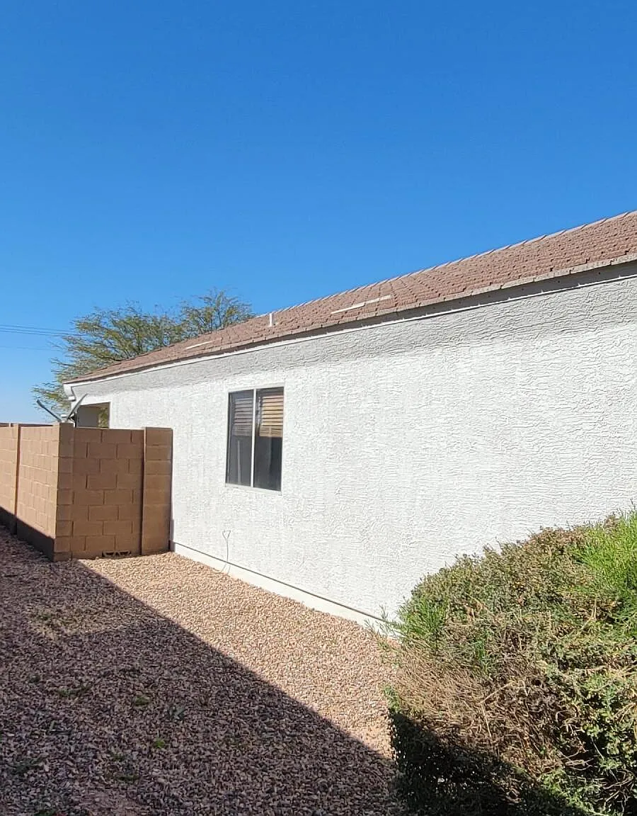 3 bed, 2.0 bath, 1370 sqft, $1,595 — Photo 3