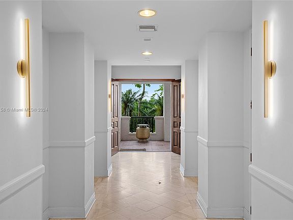 5th image of 5-3 Fisher Island Dr #2