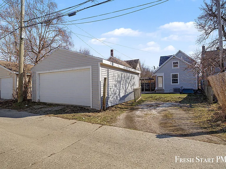 1113 Alpine Ave NW — Photo 8