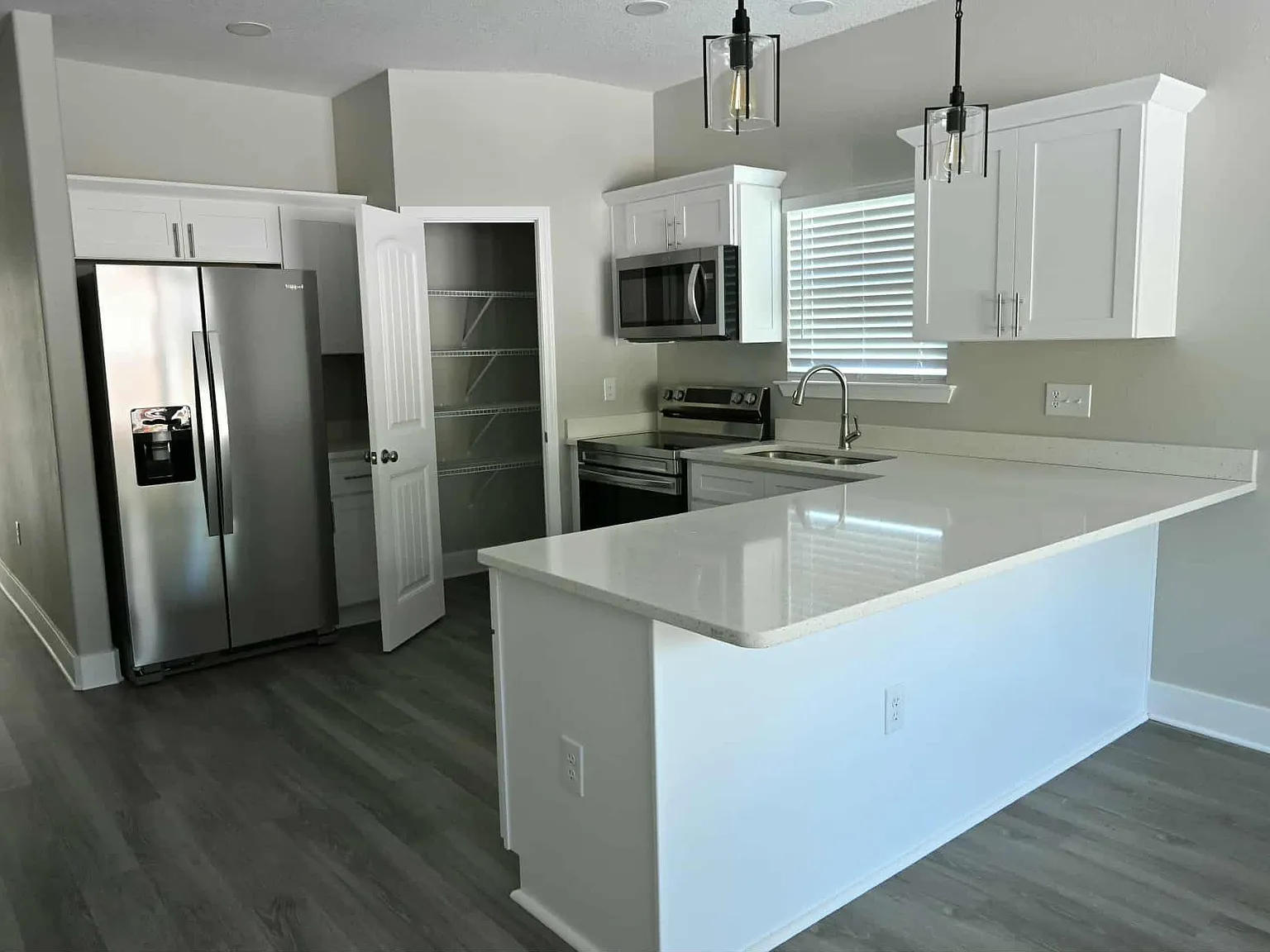 3 bed, 1176 sqft, $1,800 — Photo 3