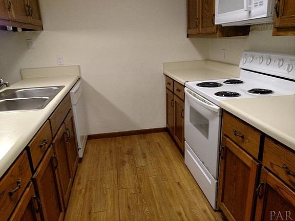 4th image of 2301 Michigan #28