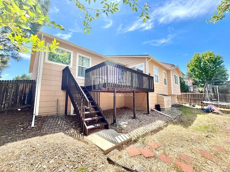 654 Montrail Dr — Photo 26
