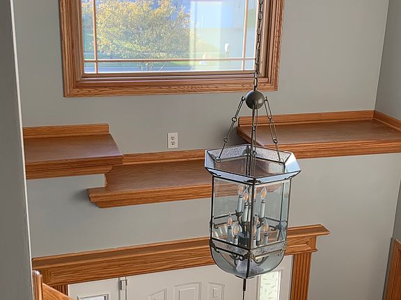 5th image of 11663 Elizabeth Cir
