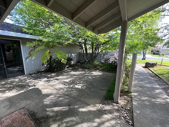 5th image of 6480 Havenside Dr #1