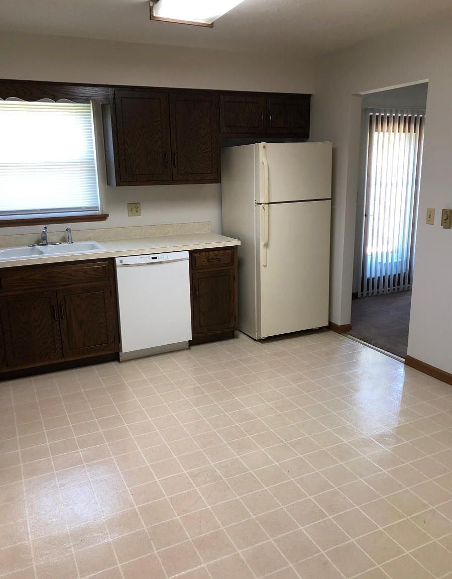 358 Twilight Dr APT 4, Morris, IL 60450 | Zillow